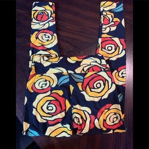 VERY RARE Lularoe Disney Inspired Leggings Yellow Roses Beauty & the Beast Belle